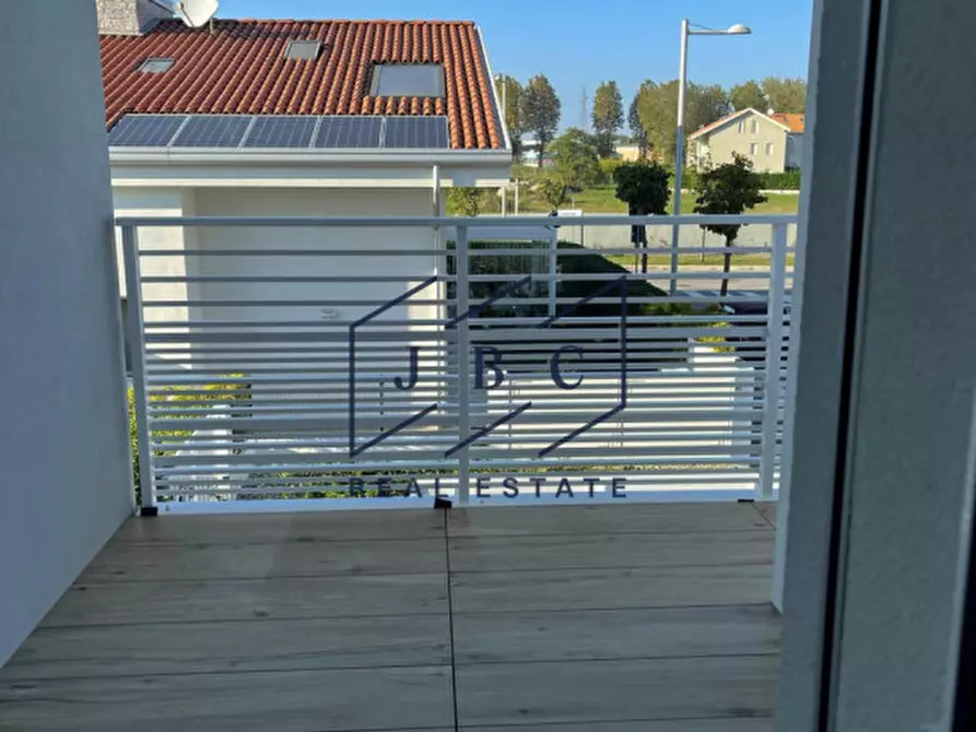 Immagine 9 di Appartamento in vendita  in Via Trentino Alto Adige a Jesolo