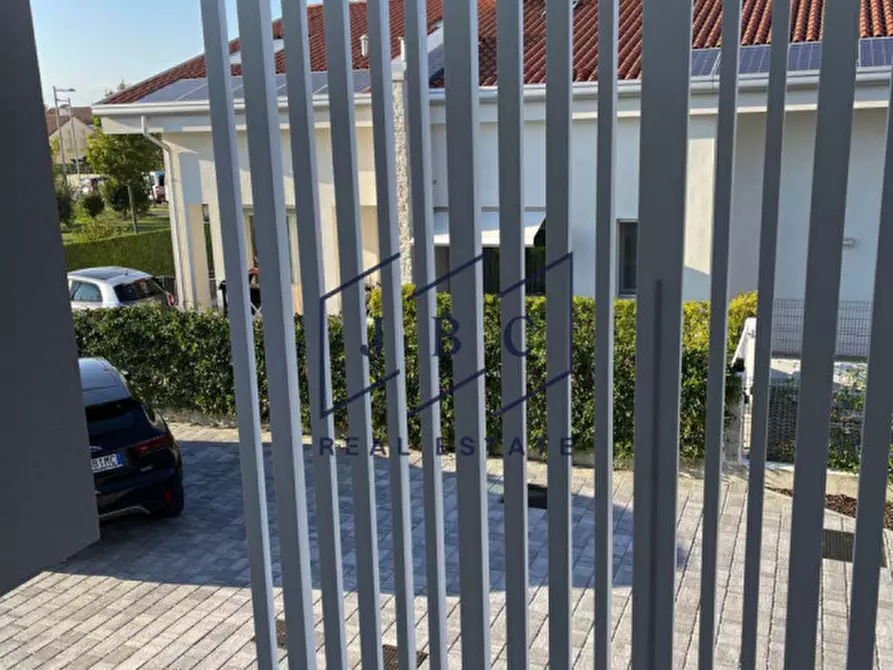 Immagine 13 di Appartamento in vendita  in Via Trentino Alto Adige a Jesolo