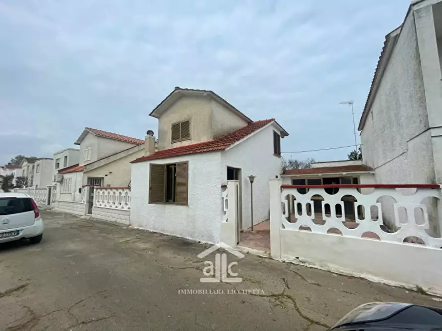 Immagine 1 di Appartamento in vendita  in via dei rododendri, a Lecce