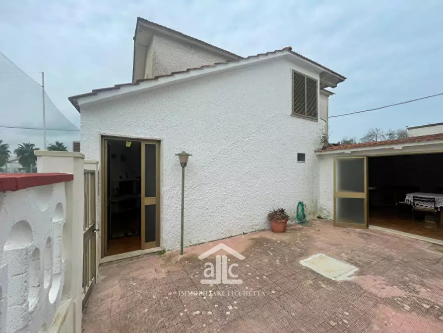Immagine 3 di Appartamento in vendita  in via dei rododendri, a Lecce