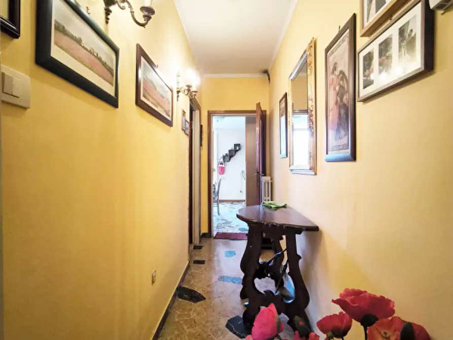 Immagine 10 di Appartamento in vendita  in Via Roma a Figline E Incisa Valdarno