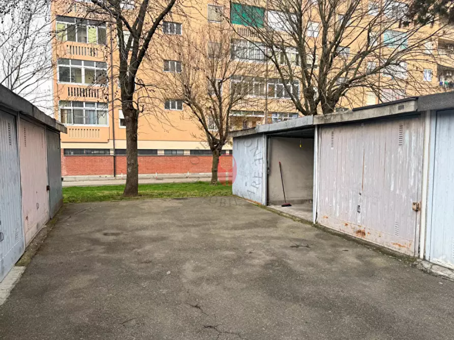 Immagine 5 di Garage in affitto  in Via Celeste Negarville 26 Torino a Torino