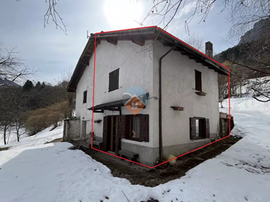 Immagine 1 di Casa bifamiliare in vendita  in Strada Provinciale del Monte Baldo a Brentonico