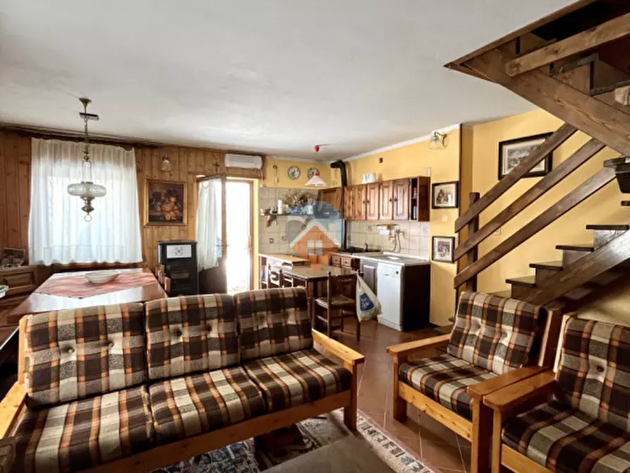 Immagine 5 di Casa bifamiliare in vendita  in Strada Provinciale del Monte Baldo a Brentonico