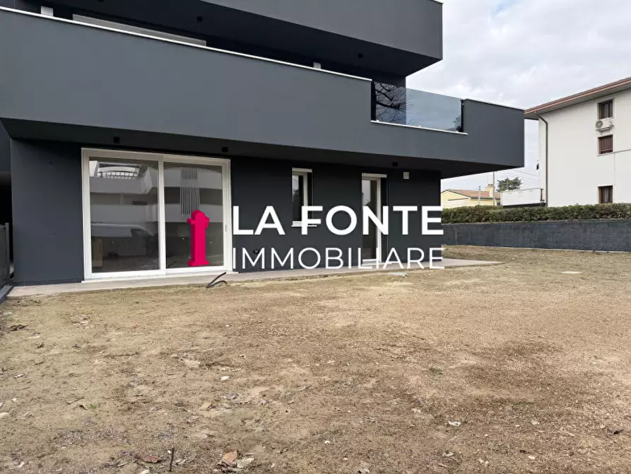 Immagine 1 di Appartamento in vendita  in Via Capeleo a Stra