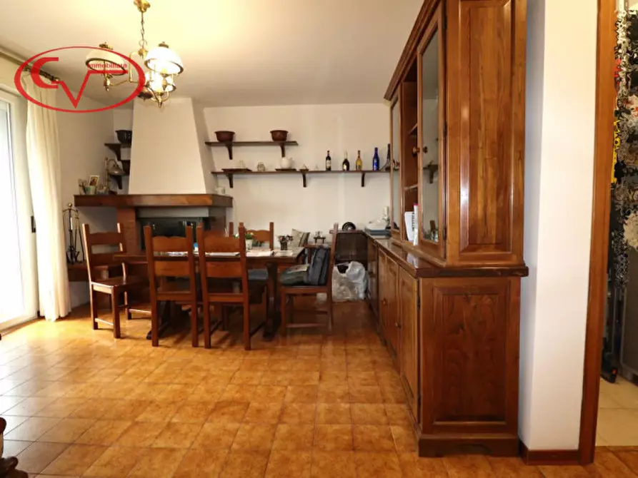 Immagine 2 di Appartamento in vendita  in Via Amendola a Montevarchi