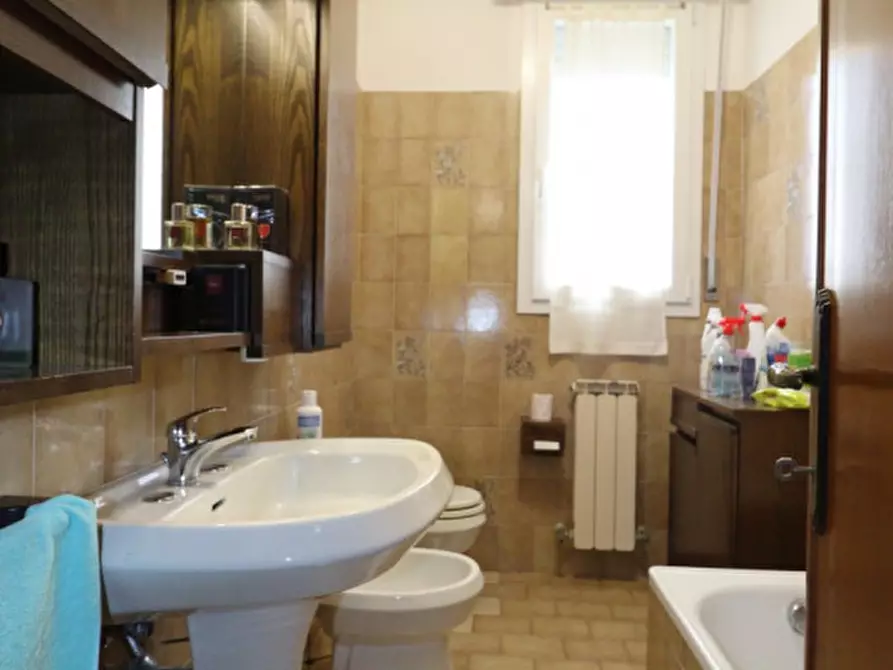 Immagine 9 di Appartamento in vendita  in Via Amendola a Montevarchi