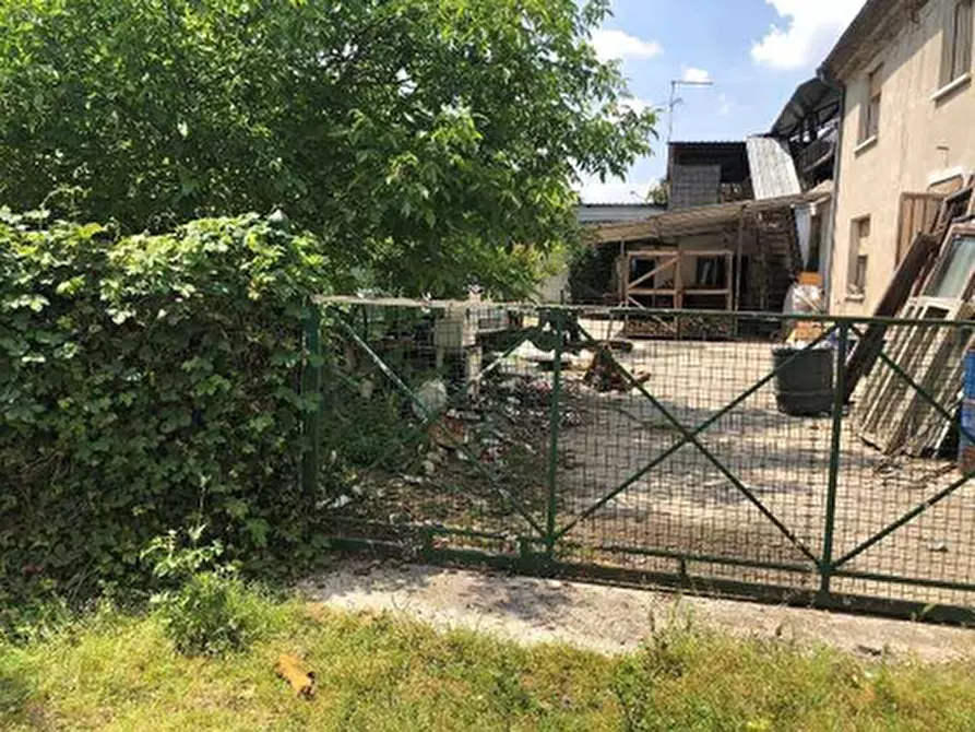 Immagine 9 di Casa bifamiliare in vendita  in Via Visegna 159 a Salizzole