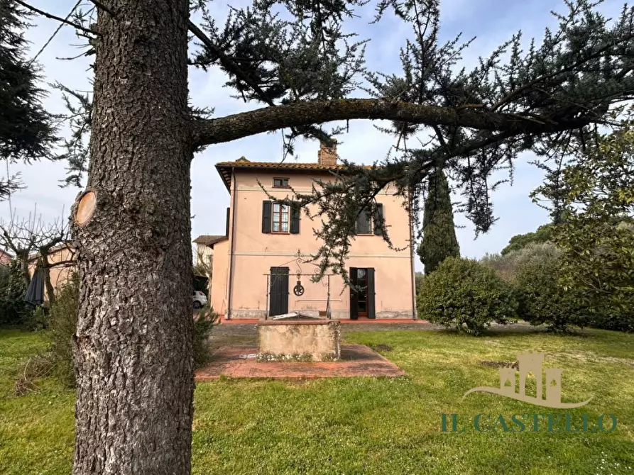 Immagine 6 di Villa in vendita  a Castiglione Del Lago