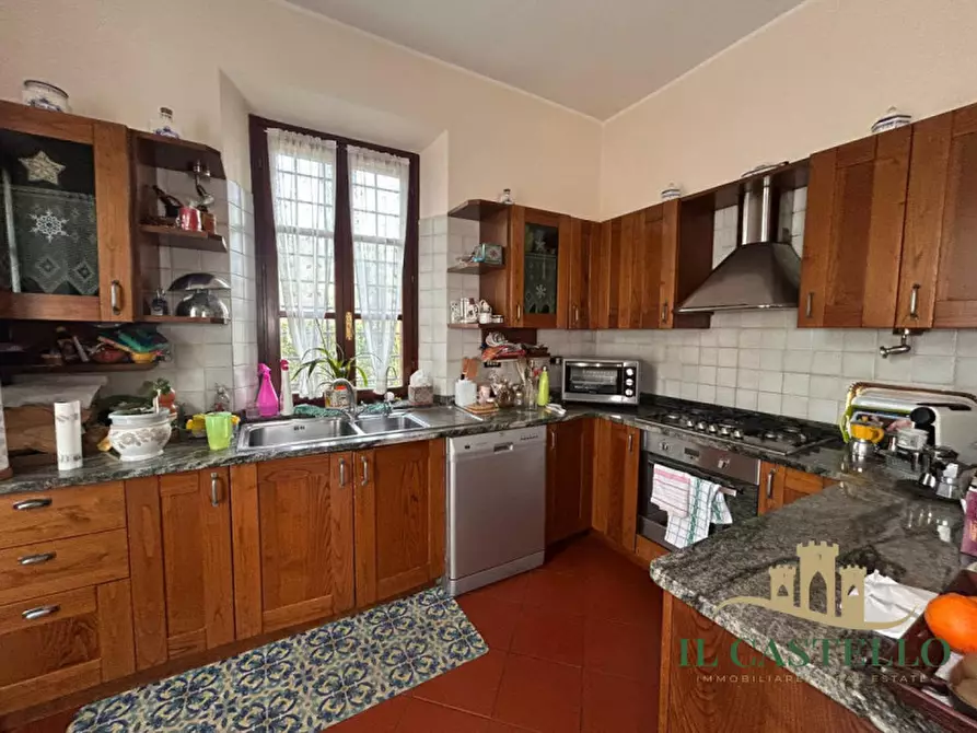 Immagine 8 di Villa in vendita  a Castiglione Del Lago