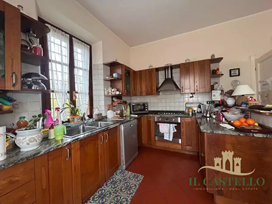 Immagine 9 di Villa in vendita  a Castiglione Del Lago