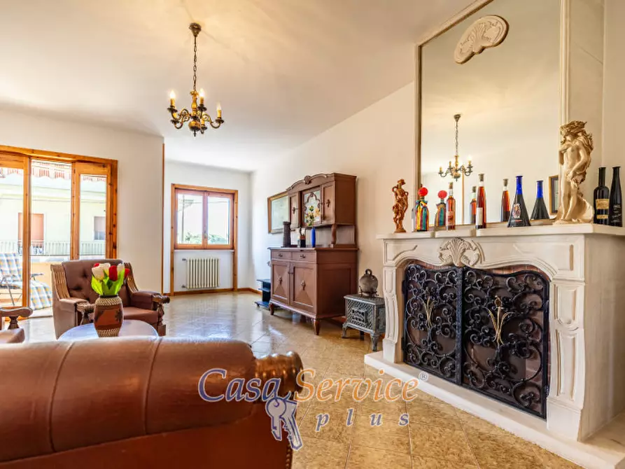 Immagine 5 di Appartamento in vendita  in Via Tiziano a Casarano