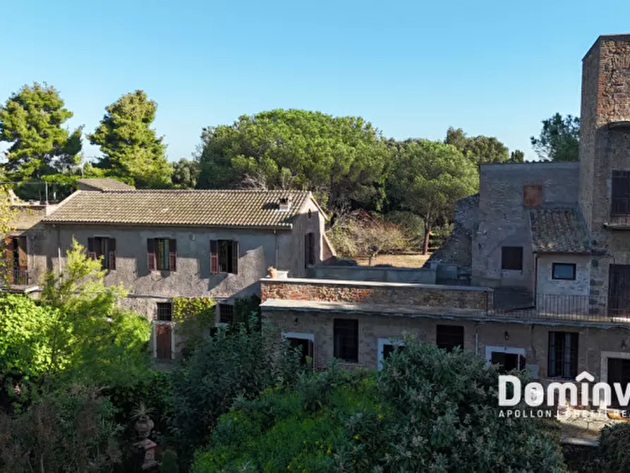 Immagine 1 di Palazzo in vendita  in Via Appia Antica a Roma