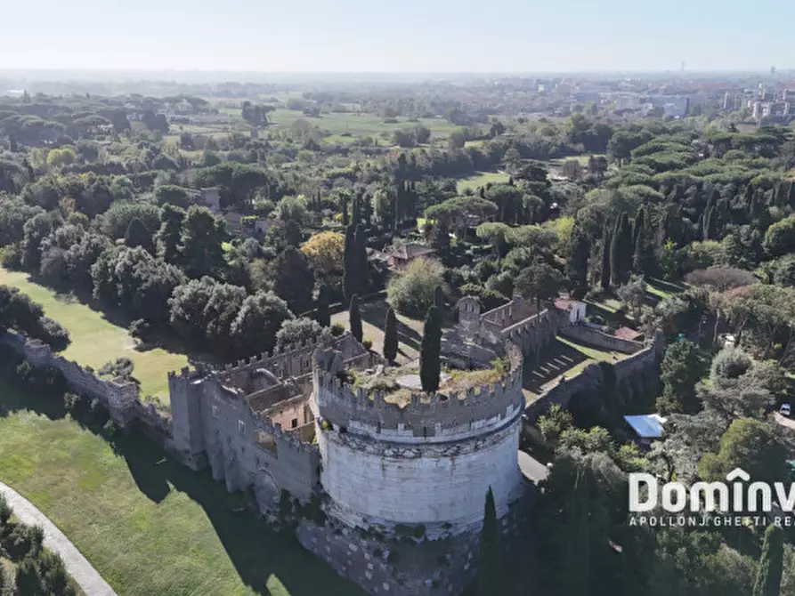 Immagine 9 di Palazzo in vendita  in Via Appia Antica a Roma
