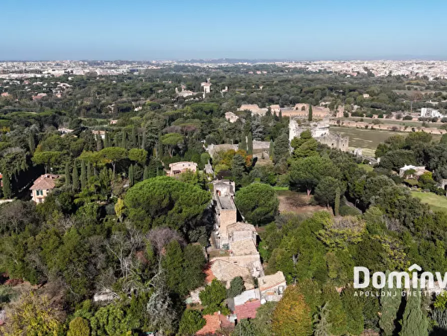 Immagine 10 di Palazzo in vendita  in Via Appia Antica a Roma