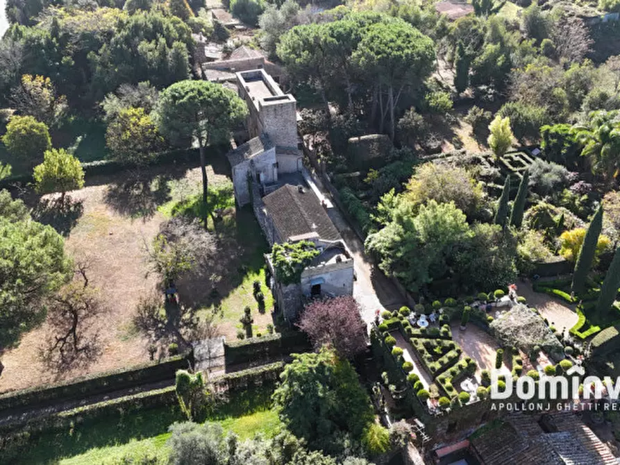 Immagine 12 di Palazzo in vendita  in Via Appia Antica a Roma