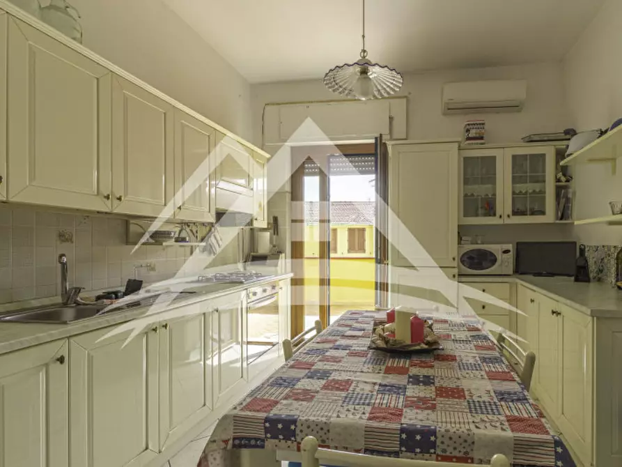 Immagine 11 di Appartamento in vendita  in Via Cavour, 62 a Porto Torres