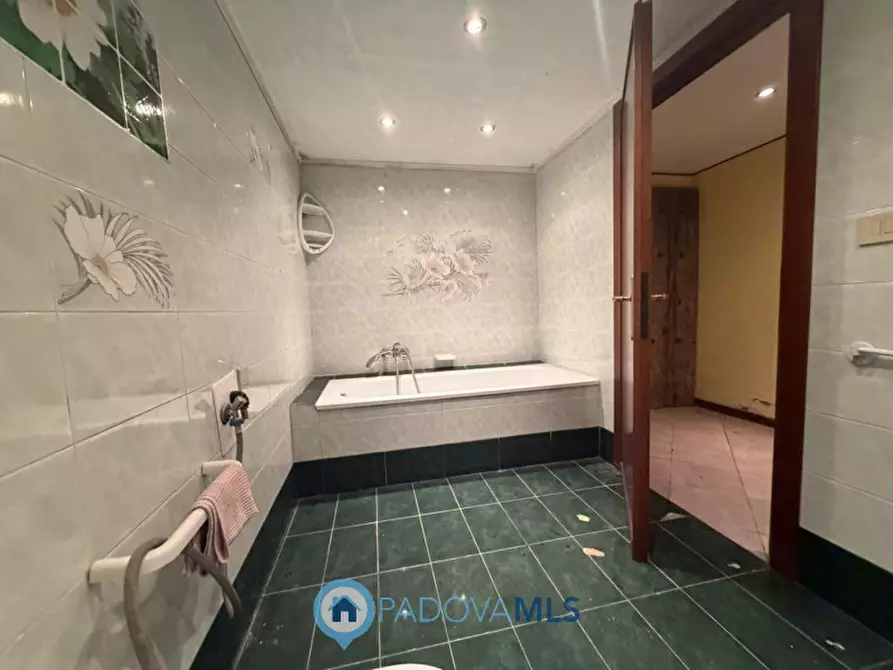 Immagine 15 di Casa bifamiliare in vendita  in Via Regazzoni Alta, 6 a Galzignano Terme