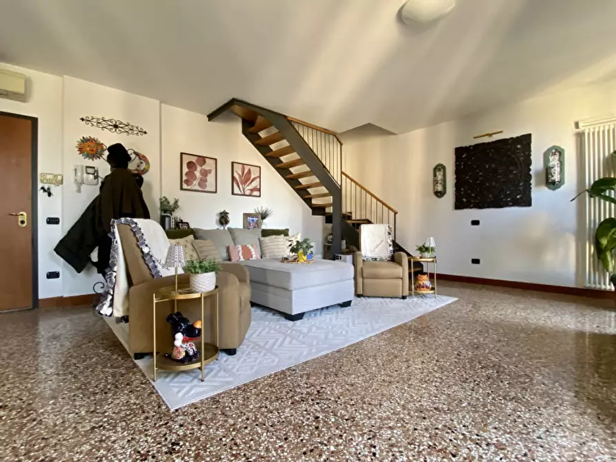 Immagine 2 di Appartamento in vendita  in Contra' Motton San Lorenzo a Vicenza