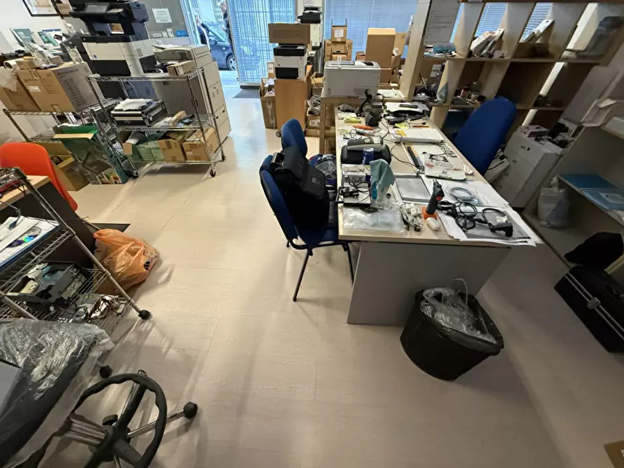 Immagine 7 di Negozio in vendita  a Padova