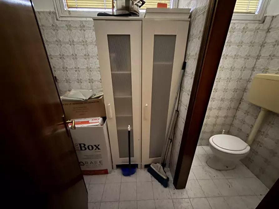 Immagine 9 di Negozio in vendita  a Padova