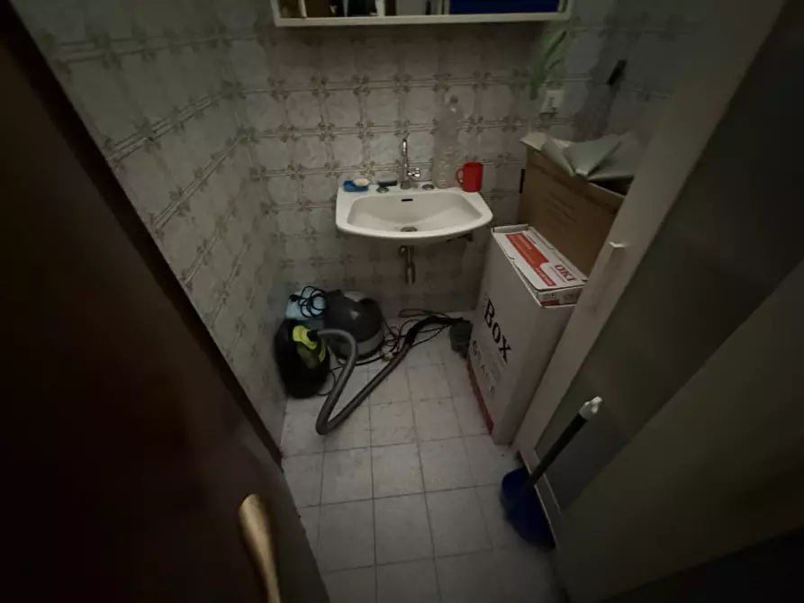 Immagine 11 di Negozio in vendita  a Padova