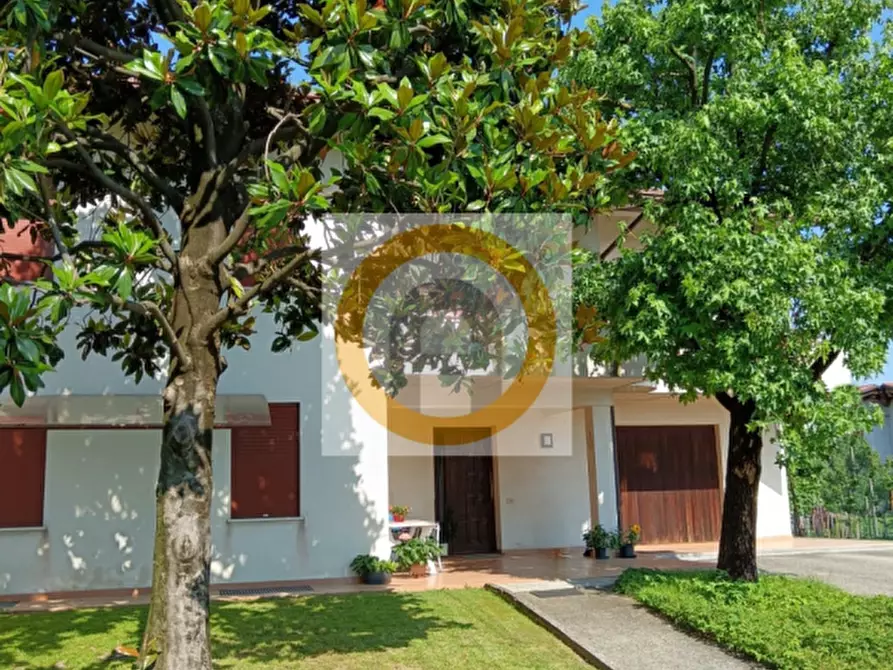 Immagine 1 di Casa bifamiliare in vendita  a Bassano Del Grappa