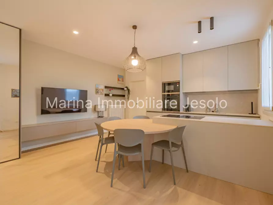 Immagine 2 di Appartamento in vendita  in Via Goffredo Mameli a Jesolo