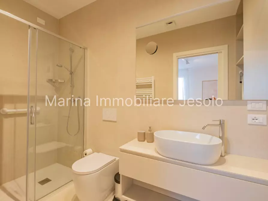 Immagine 11 di Appartamento in vendita  in Via Goffredo Mameli a Jesolo