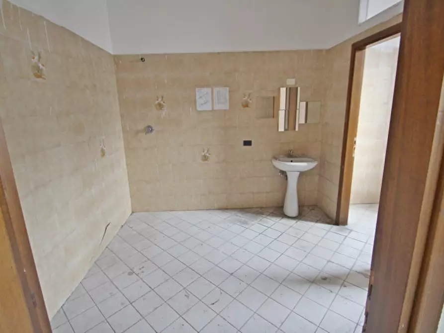 Immagine 7 di Laboratorio in vendita  in via noalese 112 a Santa Maria Di Sala