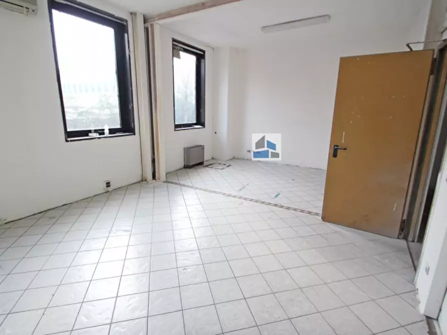 Immagine 8 di Laboratorio in affitto  in via noalese 112 a Santa Maria Di Sala