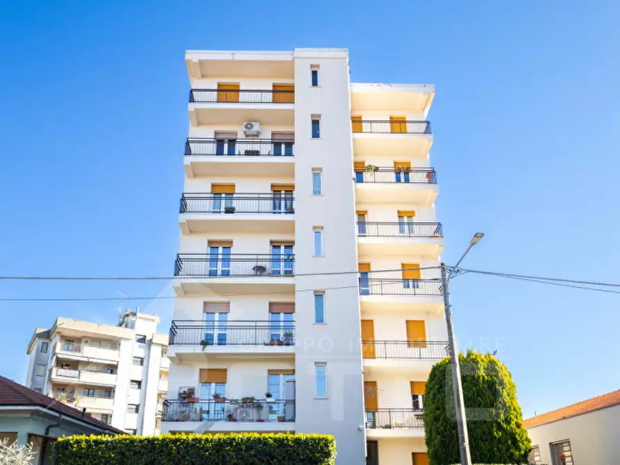 Immagine 2 di Appartamento in vendita  in Via Bergamo n.16 a Busto Arsizio