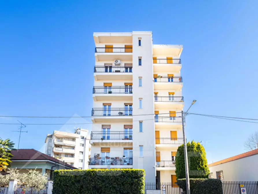 Immagine 4 di Appartamento in vendita  in Via Bergamo n.16 a Busto Arsizio