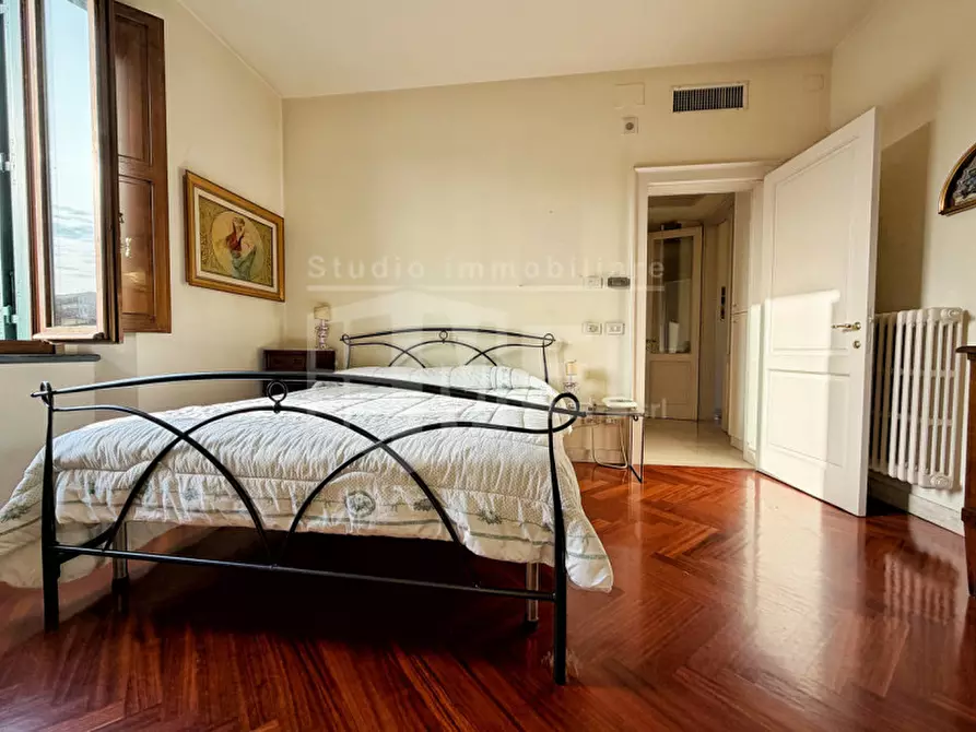 Immagine 13 di Appartamento in vendita  in Vle del Risorgimento 71 a Livorno