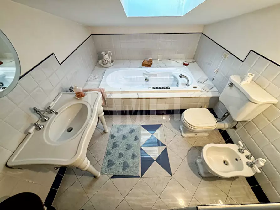 Immagine 29 di Appartamento in vendita  in Vle del Risorgimento 71 a Livorno