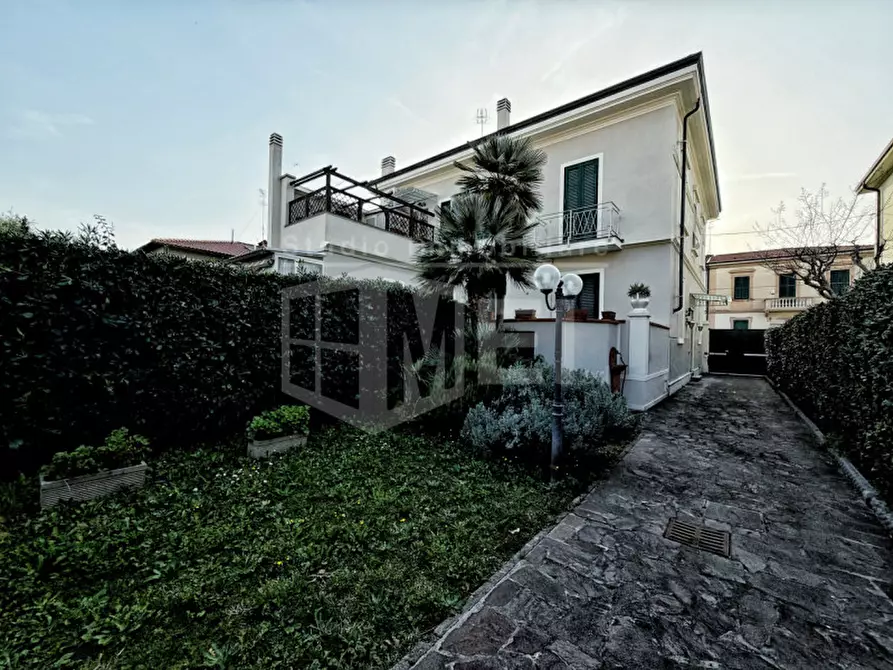 Immagine 35 di Appartamento in vendita  in Vle del Risorgimento 71 a Livorno