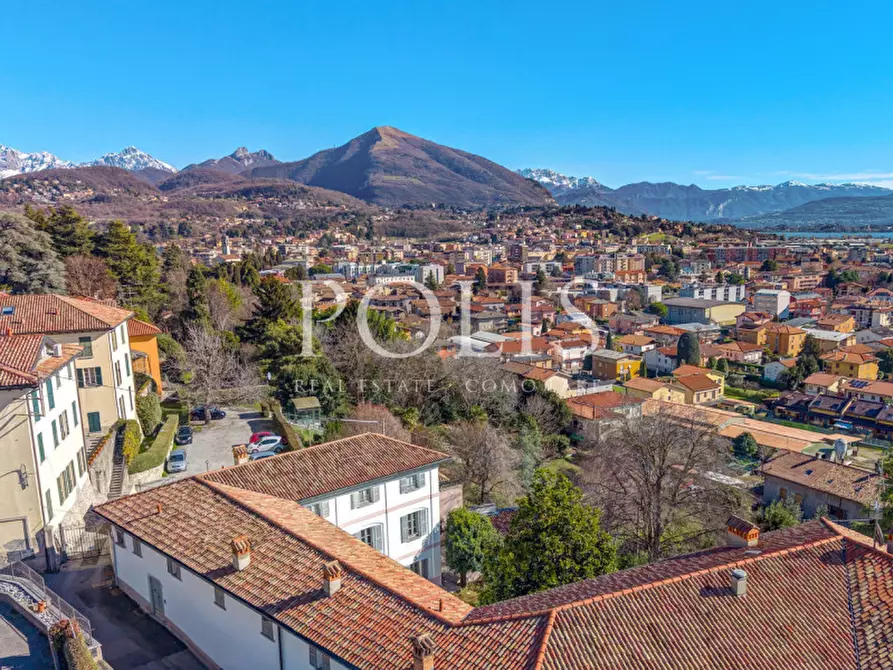 Immagine 5 di Villa in vendita  a Como