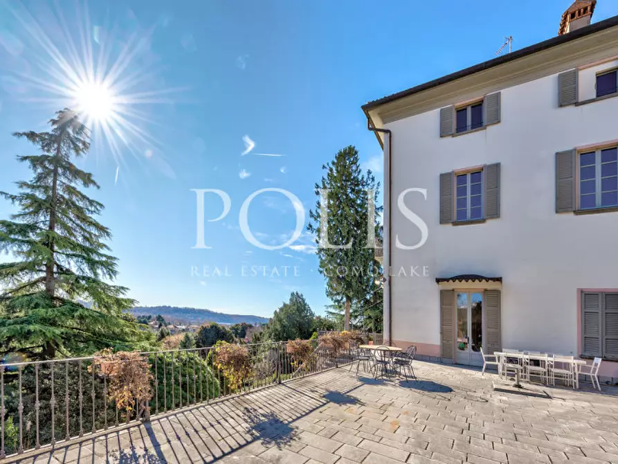 Immagine 16 di Villa in vendita  a Como