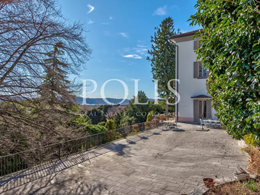 Immagine 23 di Villa in vendita  a Como