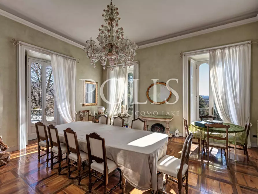 Immagine 24 di Villa in vendita  a Como