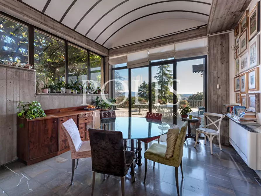 Immagine 30 di Villa in vendita  a Como