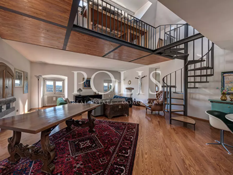 Immagine 36 di Villa in vendita  a Como