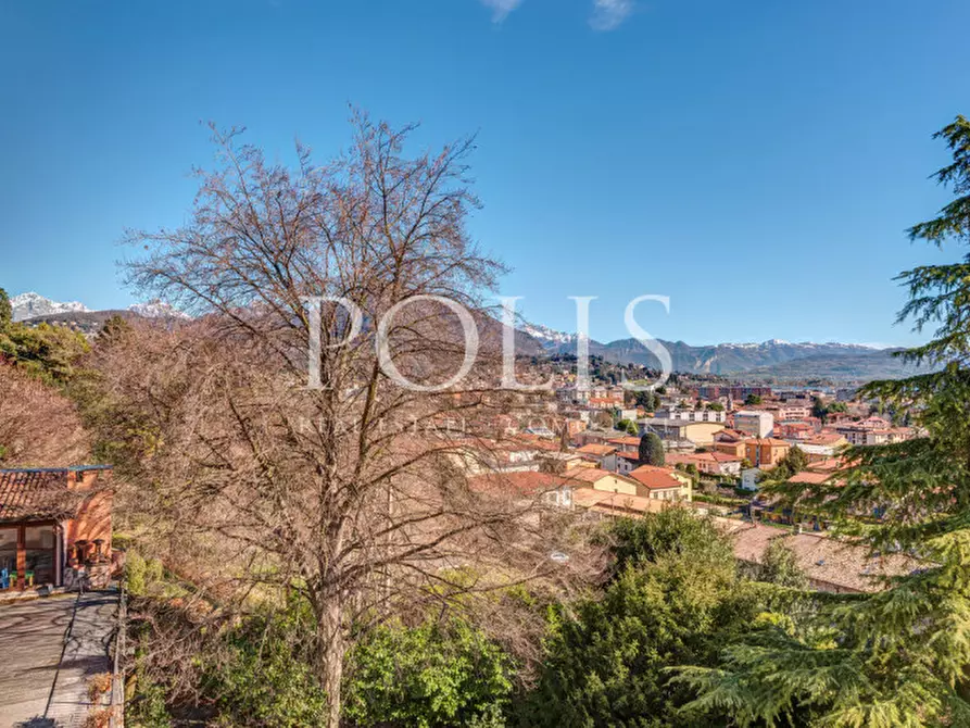 Immagine 44 di Villa in vendita  a Como