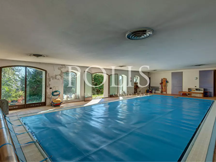 Immagine 60 di Villa in vendita  a Como