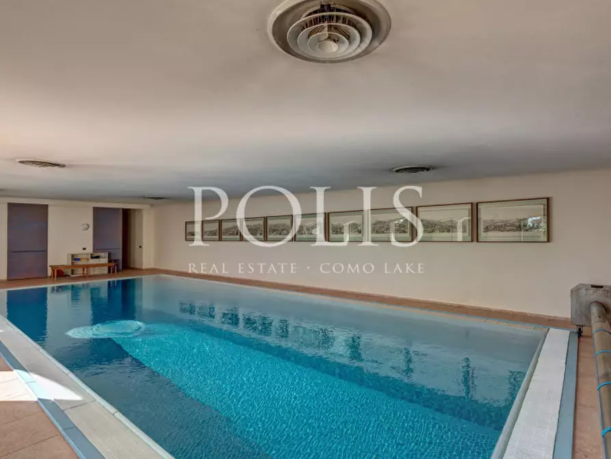 Immagine 61 di Villa in vendita  a Como