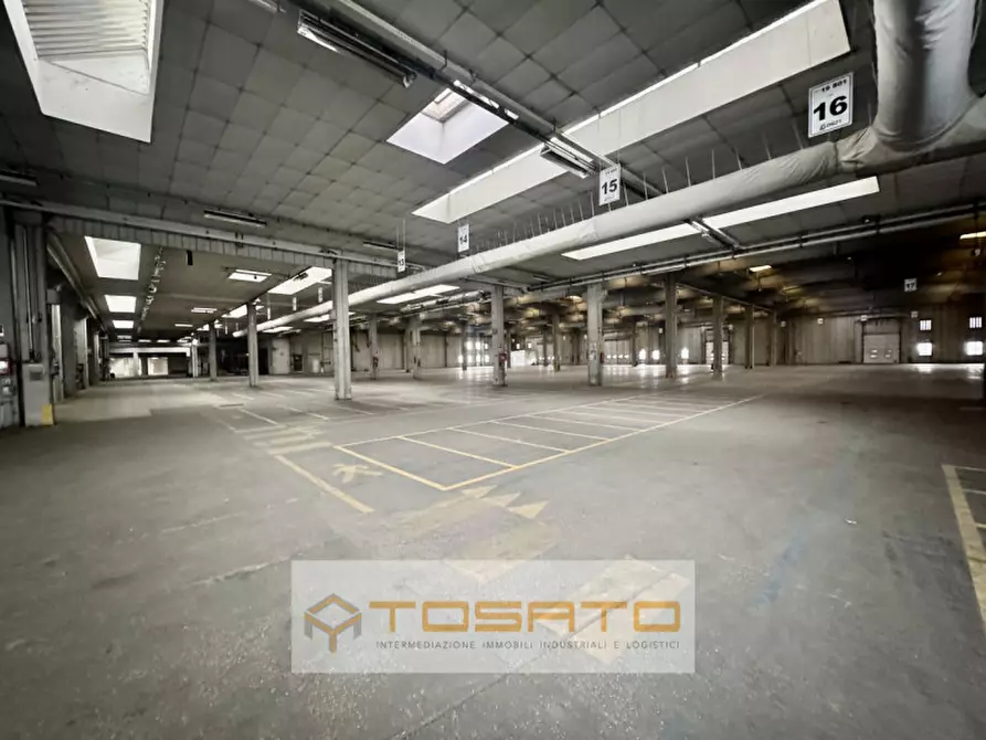 Immagine 5 di Capannone industriale in affitto  a Isola Rizza