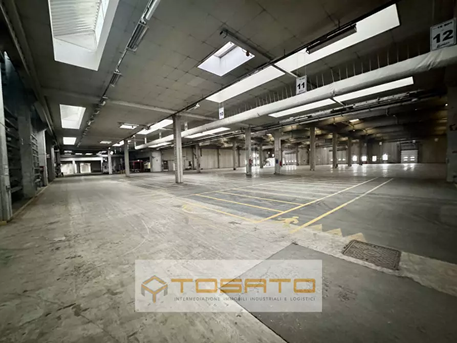 Immagine 9 di Capannone industriale in affitto  a Isola Rizza
