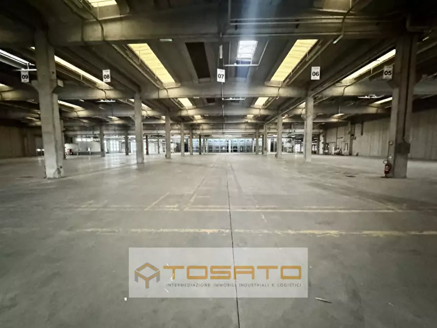 Immagine 13 di Capannone industriale in affitto  a Isola Rizza