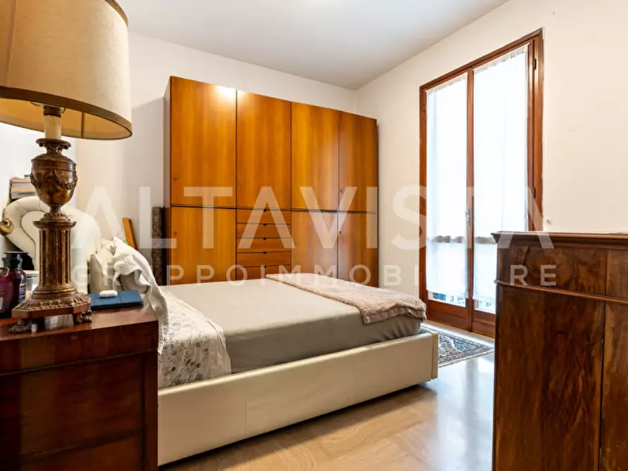 Immagine 9 di Appartamento in vendita  in Via Crispi a Brescia