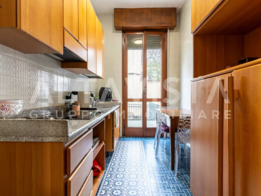 Immagine 14 di Appartamento in vendita  in Via Crispi a Brescia